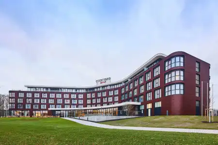 Courtyard by Marriott Wolfsburg - 0