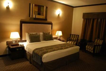 London Crown - 3