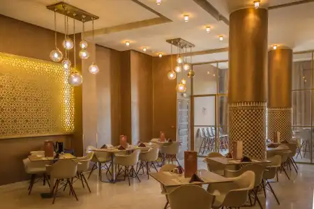 Dellarosa Boutique and Spa - 4
