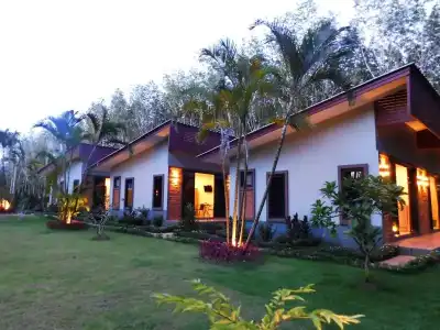 Phuket Sirinapha Resort - 33
