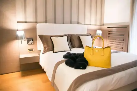 Ambra Cortina Luxury & Fashion Boutique - 2