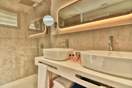 Relaxia Beverly Suites - 10