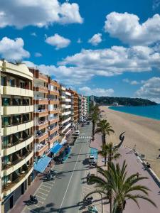 Almirall Apartaments - 10