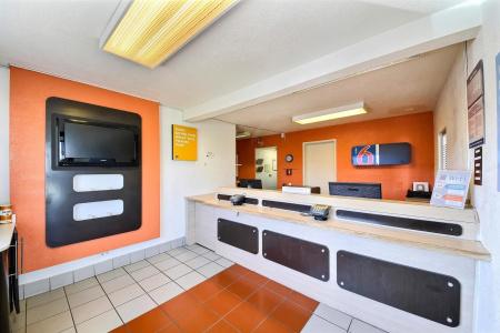Motel 6 Laredo, TX - South - 9