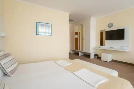 Perla Beach Luxury - All Inclusive & Free Beach Access - 39
