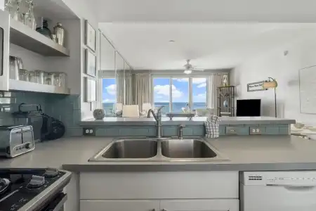 Majestic Sun Beach Resort by Panhandle Getaways - 60