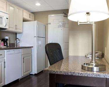 MainStay Suites Bismarck - 31