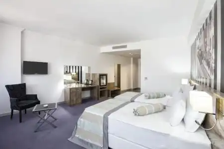 Ramada & Suites by Wyndham Edirne - 35