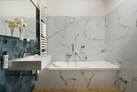 Continental Wellness & Spa - 77