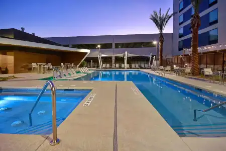 Hampton Inn & Suites Las Vegas Convention Center - No Resort Fee - 13