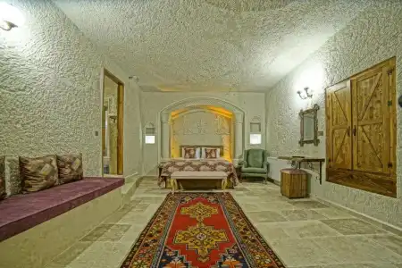 Risus Cave Suites - 5
