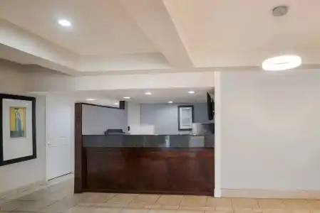 SureStay by Best Western Laredo - 38