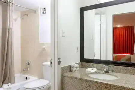 Motel 6 Houston, TX - East - 9