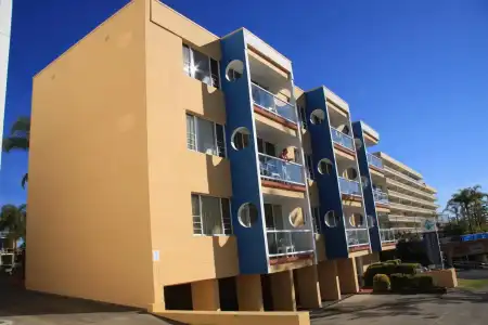 Waterview Holiday Apartments - 9