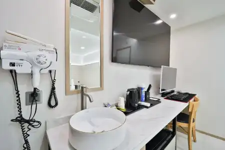 Busan Seomyeon YTT - 165