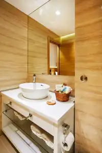One Luxury Suites - 39