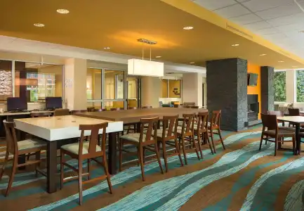 Fairfield Inn & Suites by Marriott Calgary Downtown - 23