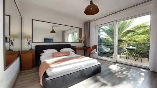 Refresh Boutique Apartments - 247