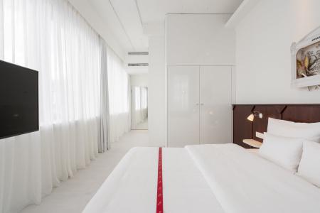Ruby Leni Dusseldorf by IHG - 18