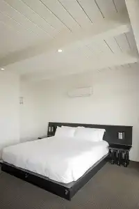 Hollywood Hills - 49