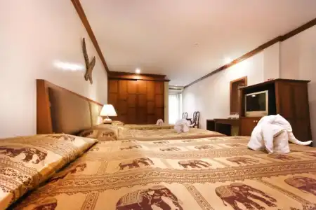 Royal Ivory Sukhumvit Nana - 57