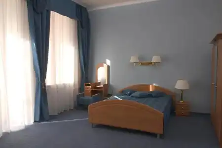 Astoria - 15