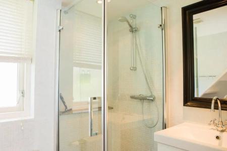 Villa Suisse Bed & Breakfast - 38