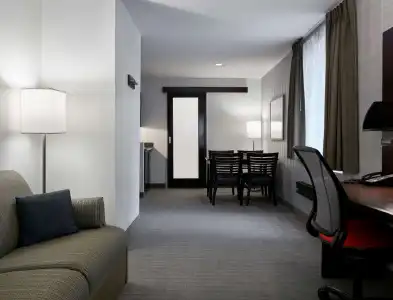 DoubleTree by Hilton New York Midtown Fifth Ave - 5