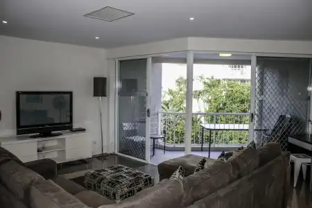 Surfers Beach Holiday Apartments - 28