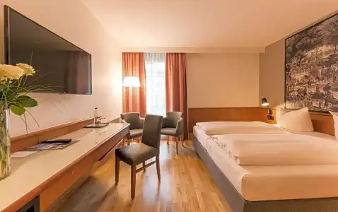 Bayerischer Hof - 71