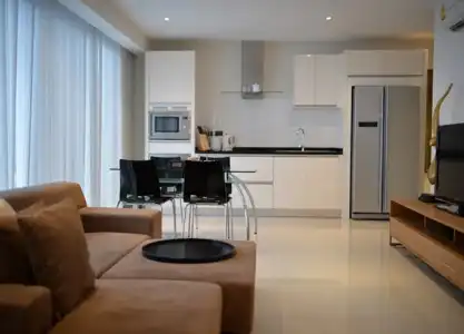 Sunset Plaza Holiday Apartment - 5