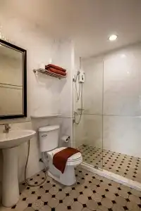 At Hua Lamphong - Hostel - 49