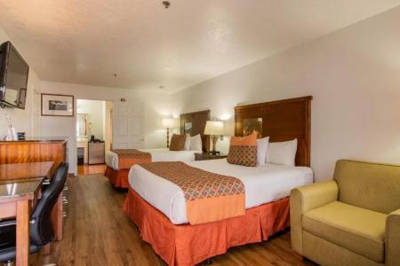 Sandia Peak Inn Old Town ABQ, a Howard Johnson by Wyndham - 16