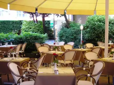 Hôtel International & Terminus - 16