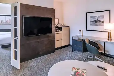 DoubleTree by Hilton & Suites Jersey City - 79