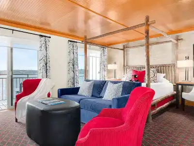 The Edgewater - 160