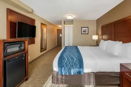 Comfort Inn & Suites Ventura Beach - 36