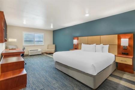 Best Western Plus Clocktower Inn - 69