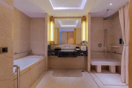 Hilton Wuhan Riverside - 123