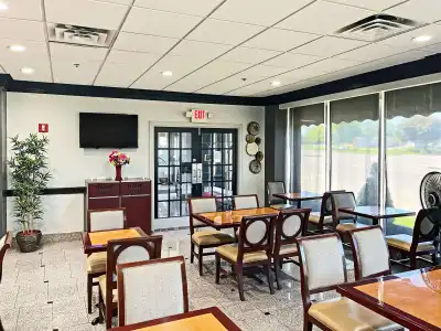 Quality Inn & Suites Cincinnati Downtown Area - 24