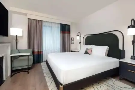 Pennyweight Boston, Curio Collection by Hilton - 53