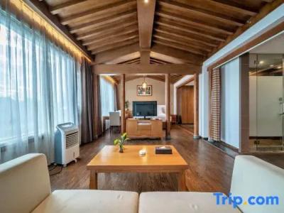 Lijiang Tianyu Boutique - 124
