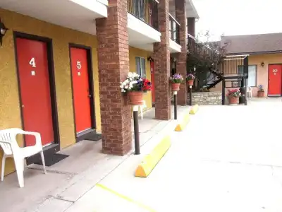Color Country Motel - 11