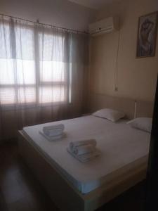 Apart Golden Line - 44