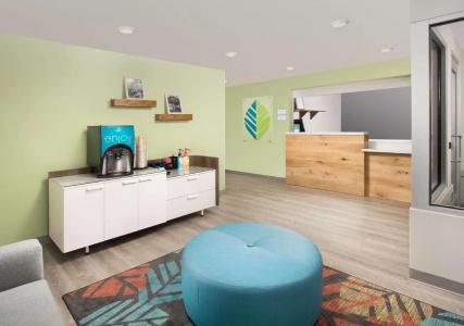 Driftwood Beach Motel - 24