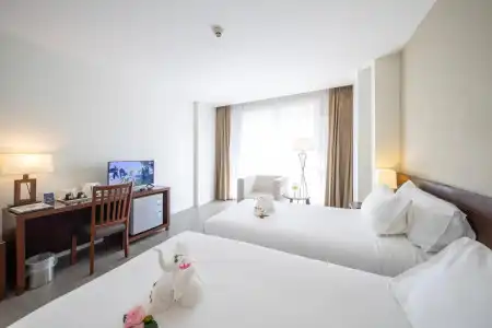 Golden Crown Grand - 6