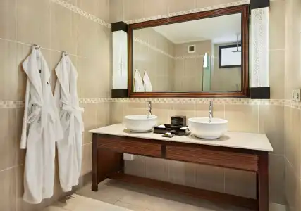 DoubleTree by Hilton Seychelles - Allamanda Resort & Spa - 7