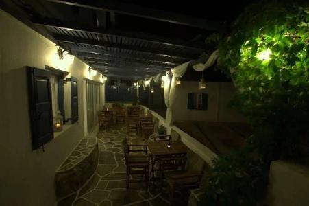 Aphrodite & Apartments - 15