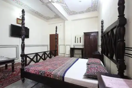 Raghuraj Palace - 35
