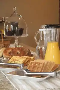 Hillwinds Inn - 8